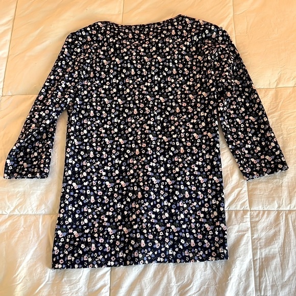 LL Bean 3/4 Long Sleeve Ditsy Floral Fitted Tee - Picture 5 of 7